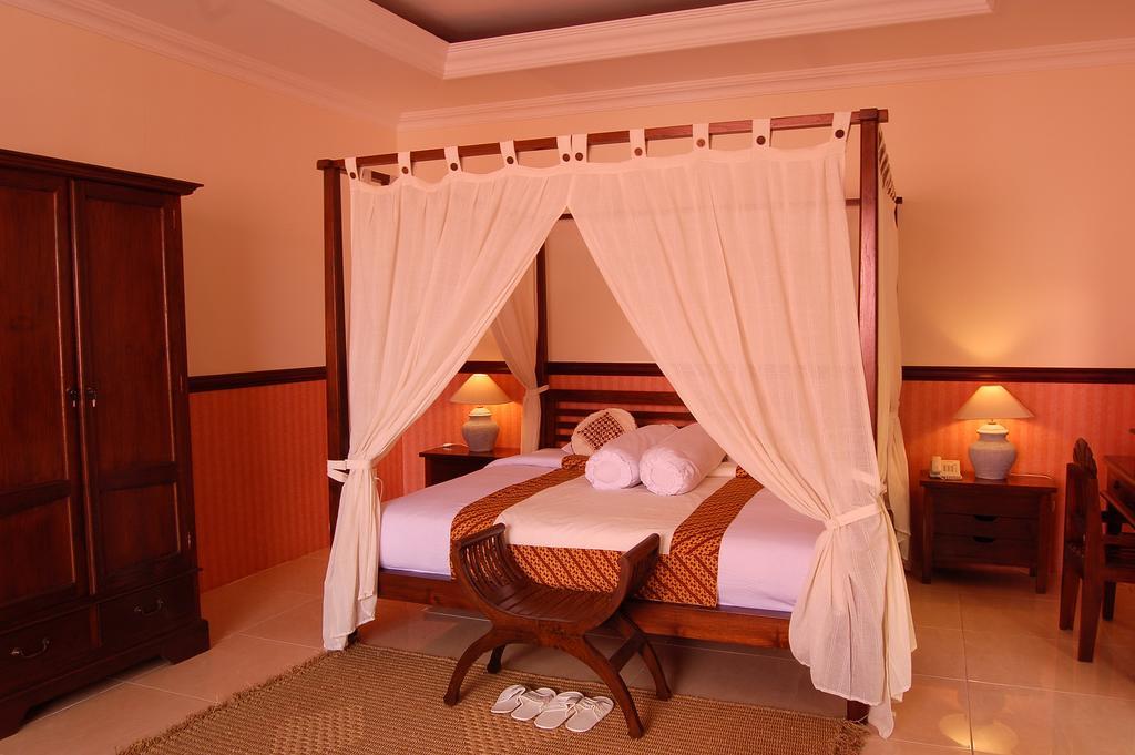 Swaloh Resort & Spa Kalangbret エクステリア 写真