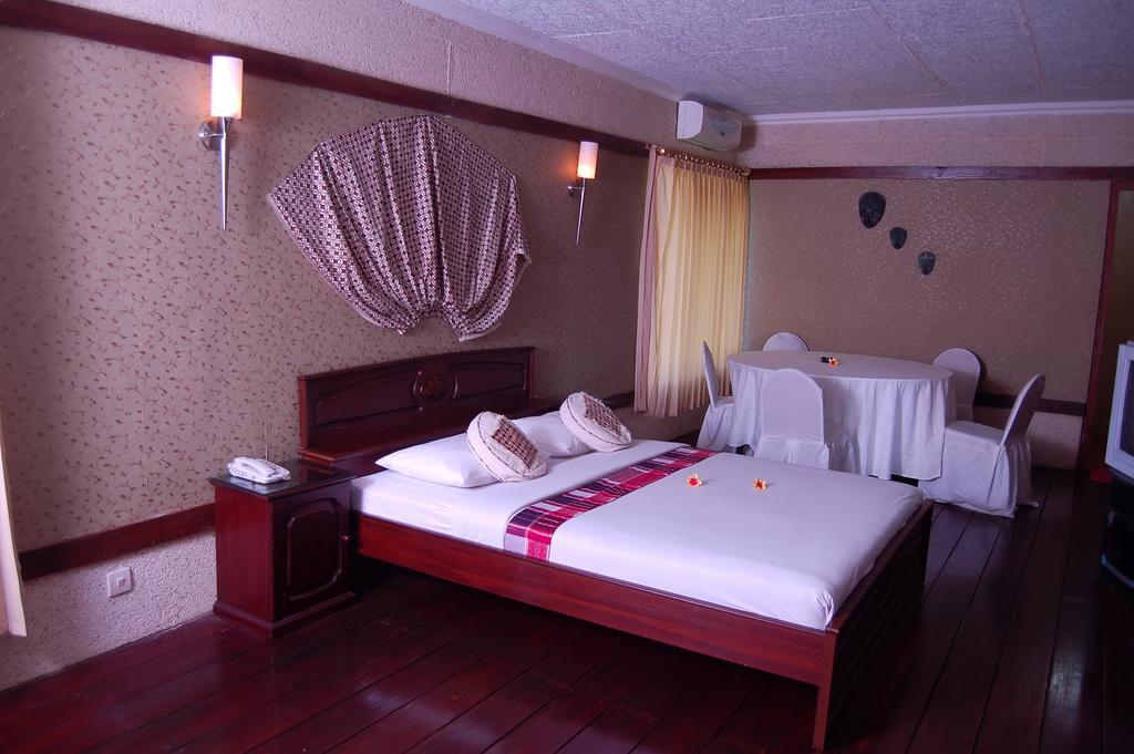 Swaloh Resort & Spa Kalangbret エクステリア 写真